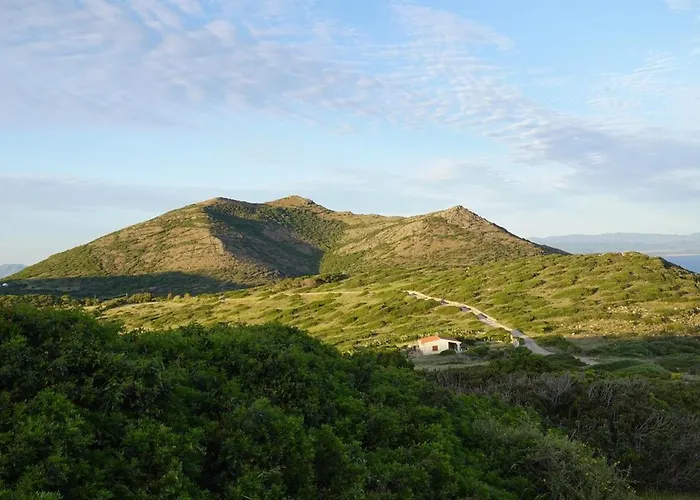 Hilltop Sardinian - 350m From A Wild Cove Cala Sapone